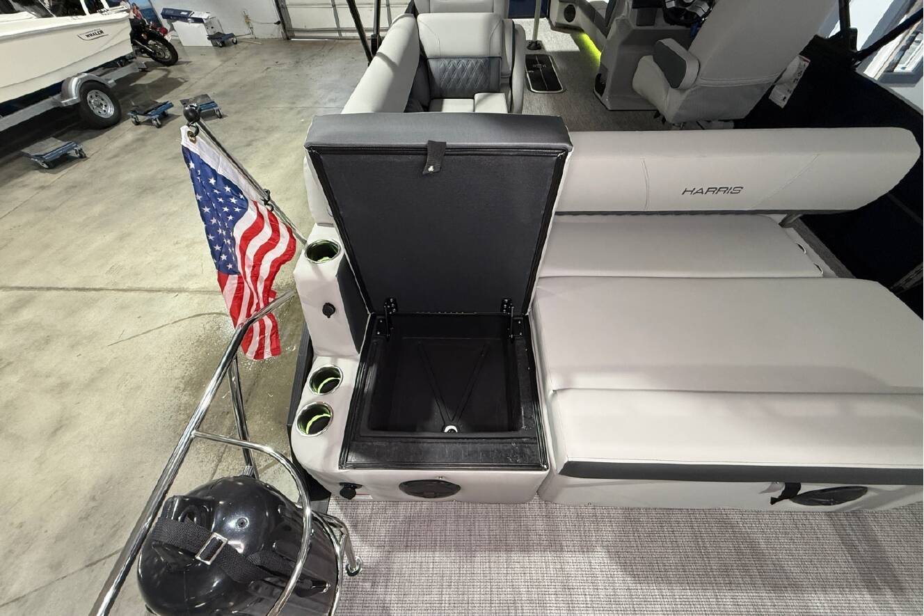 A photo of this 2026 Harris Cruiser 250
