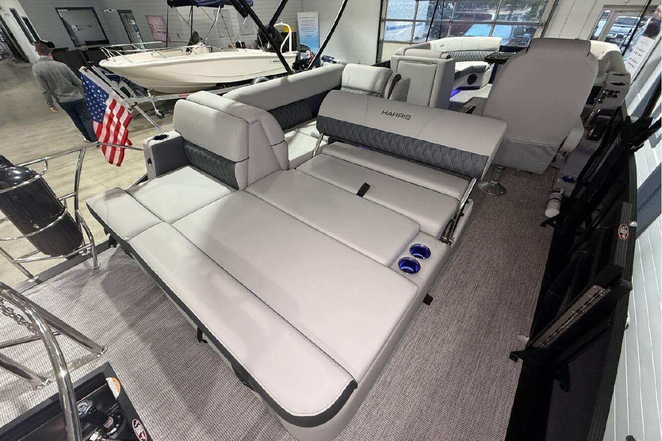 A photo of this 2026 Harris Cruiser 250