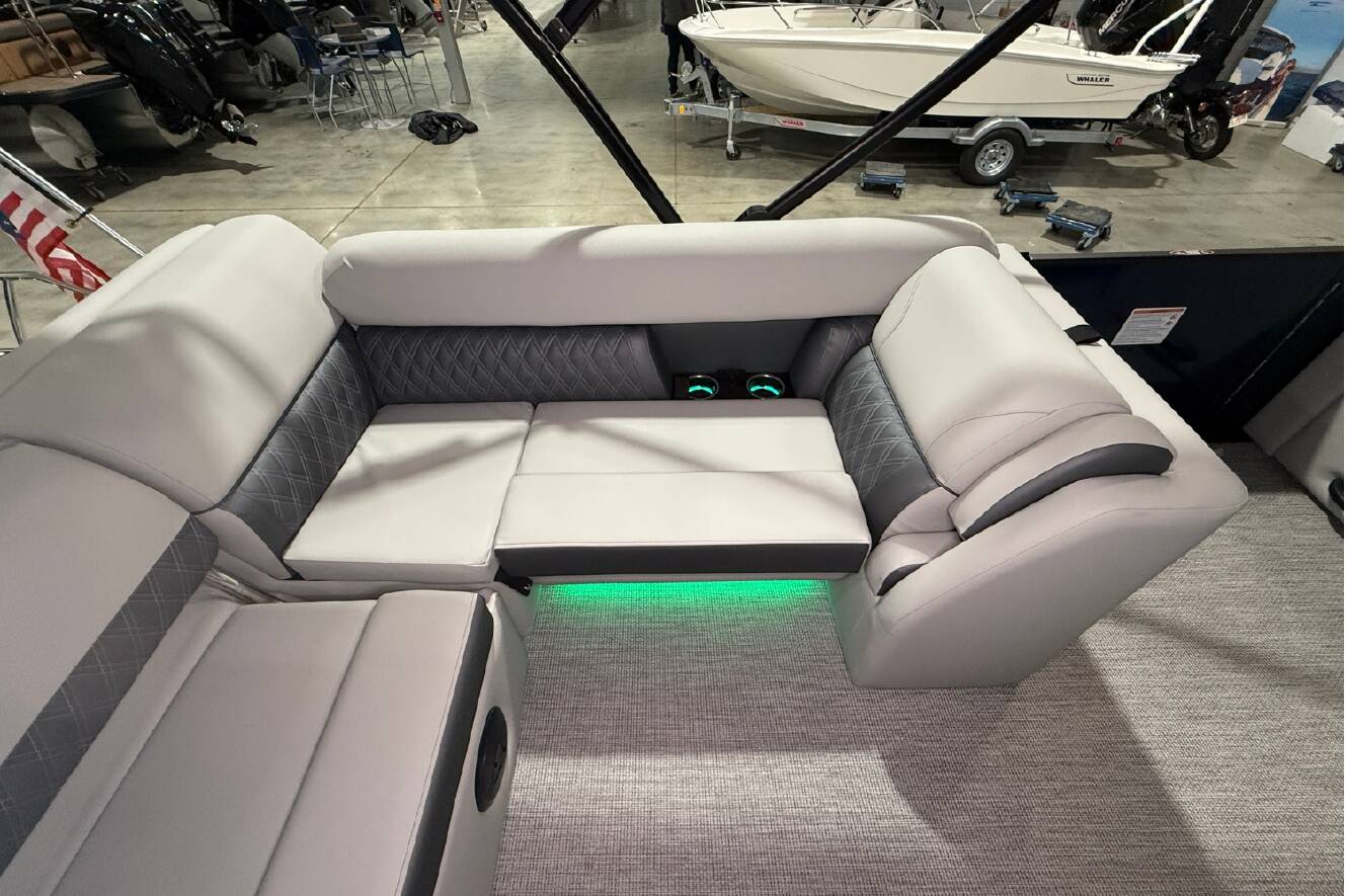 A photo of this 2026 Harris Cruiser 250