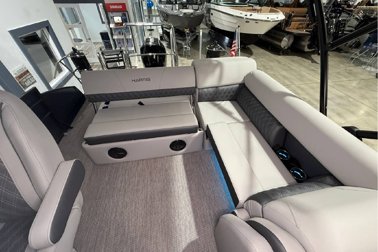 A photo of this 2026 Harris Cruiser 250