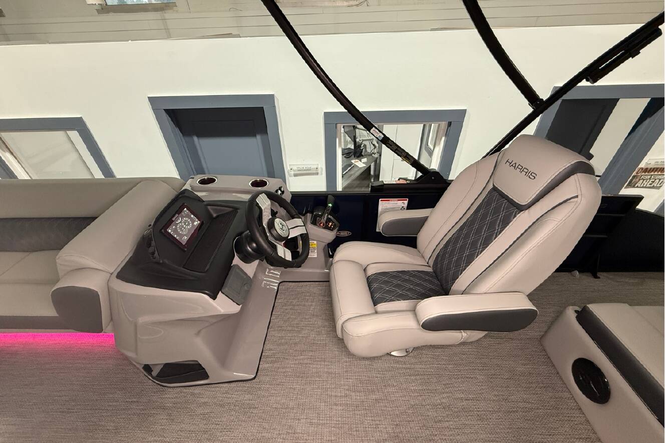 A photo of this 2026 Harris Cruiser 250