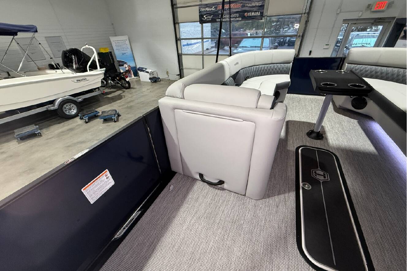 A photo of this 2026 Harris Cruiser 250