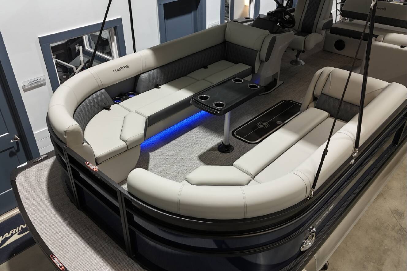A photo of this 2026 Harris Cruiser 250