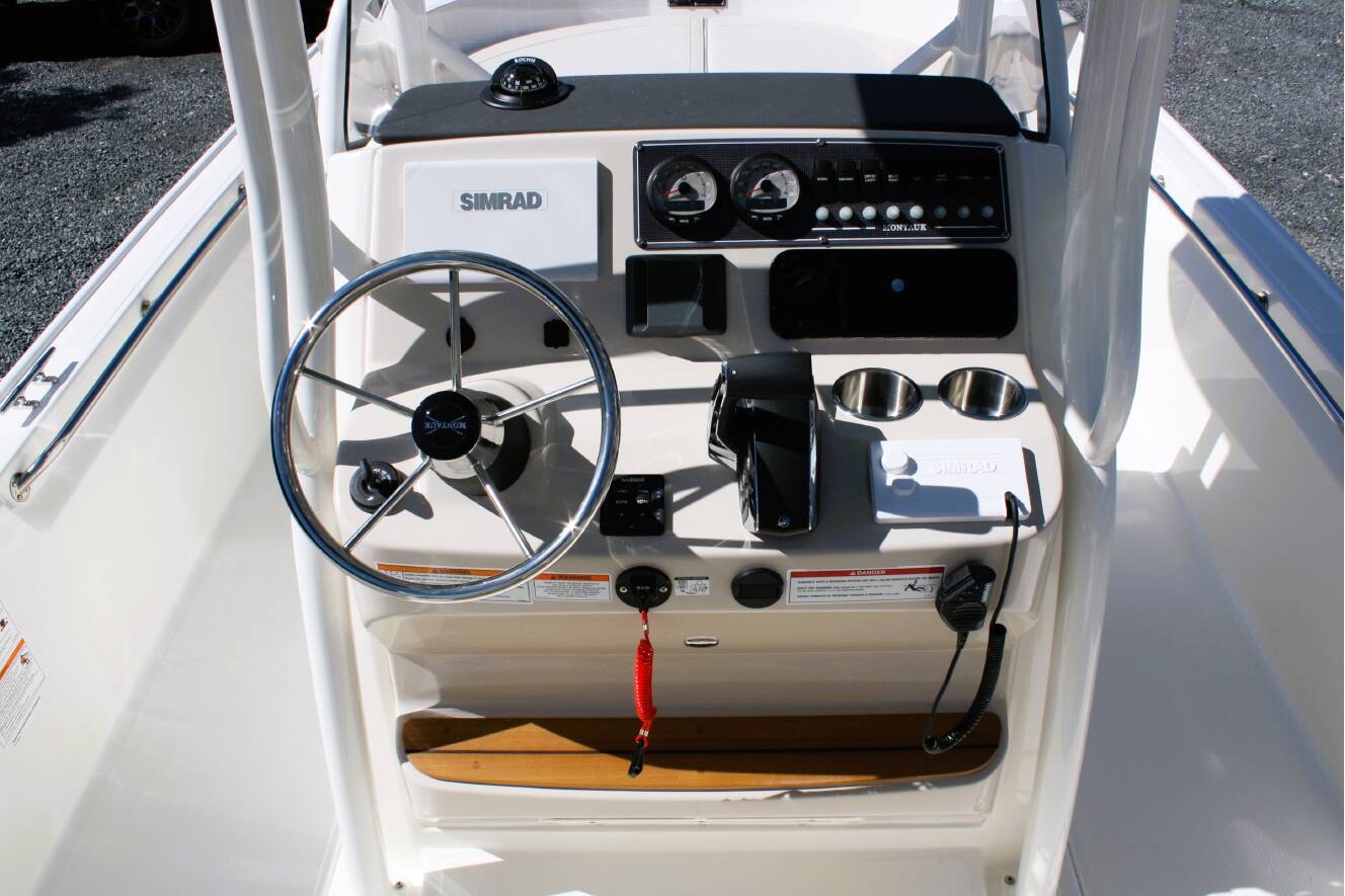 A photo of this 2026 Boston Whaler 210 Montauk