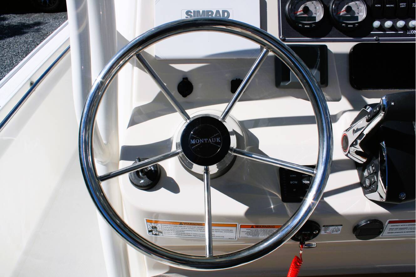 A photo of this 2026 Boston Whaler 210 Montauk