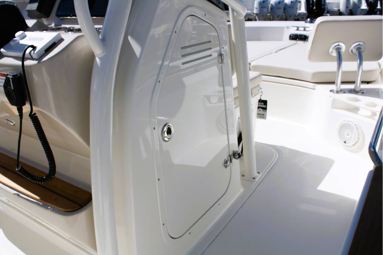 A photo of this 2026 Boston Whaler 210 Montauk