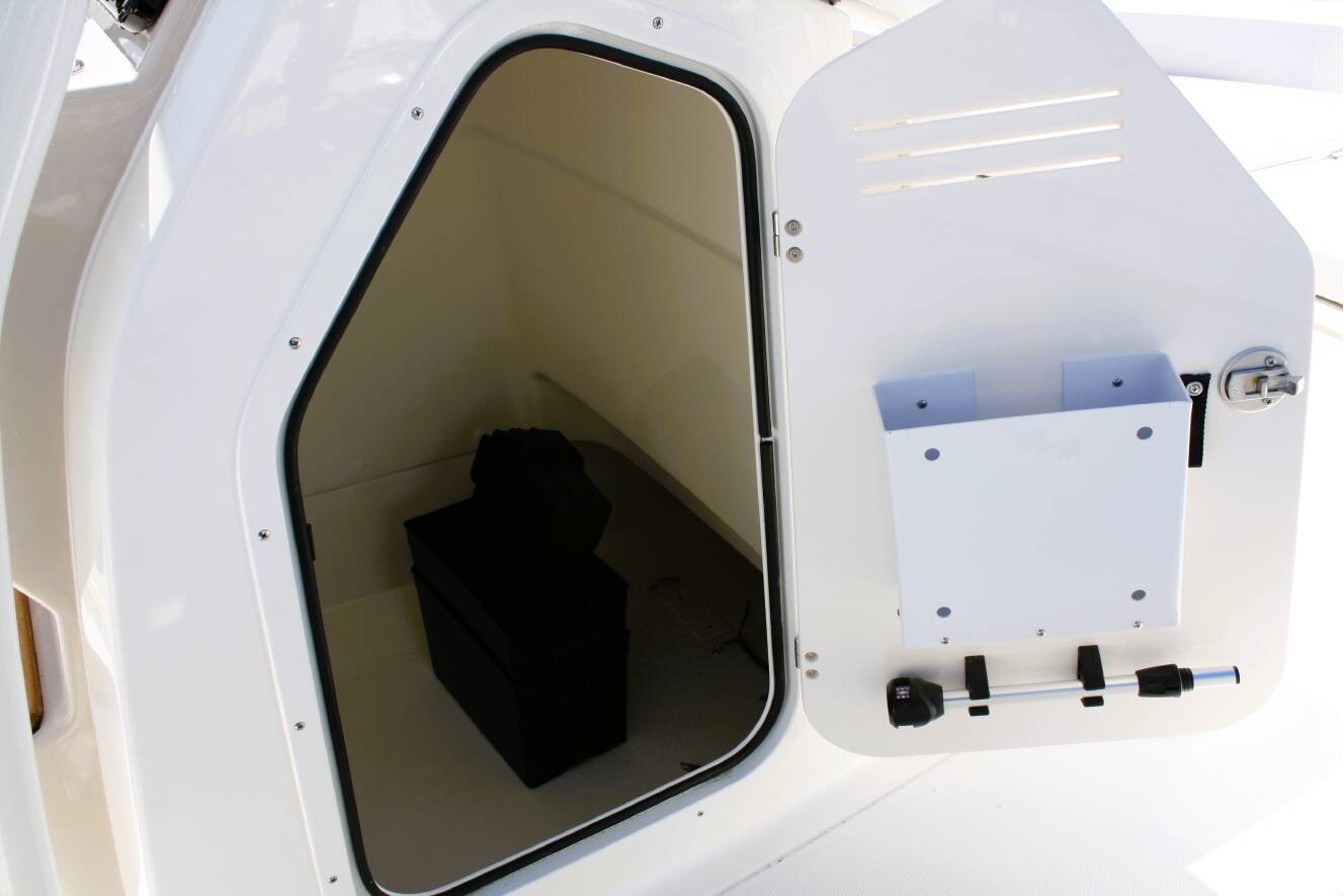 A photo of this 2026 Boston Whaler 210 Montauk