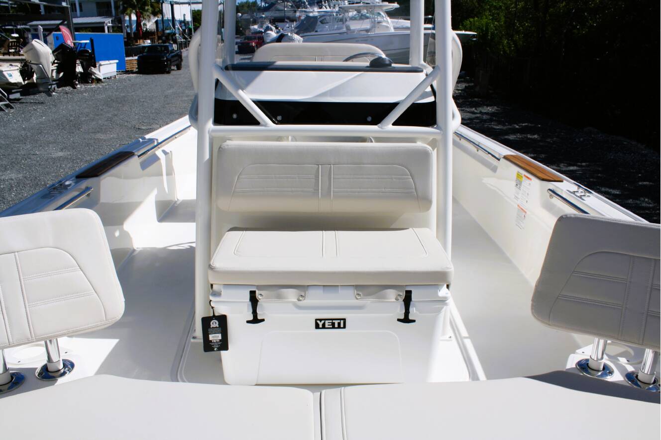 A photo of this 2026 Boston Whaler 210 Montauk