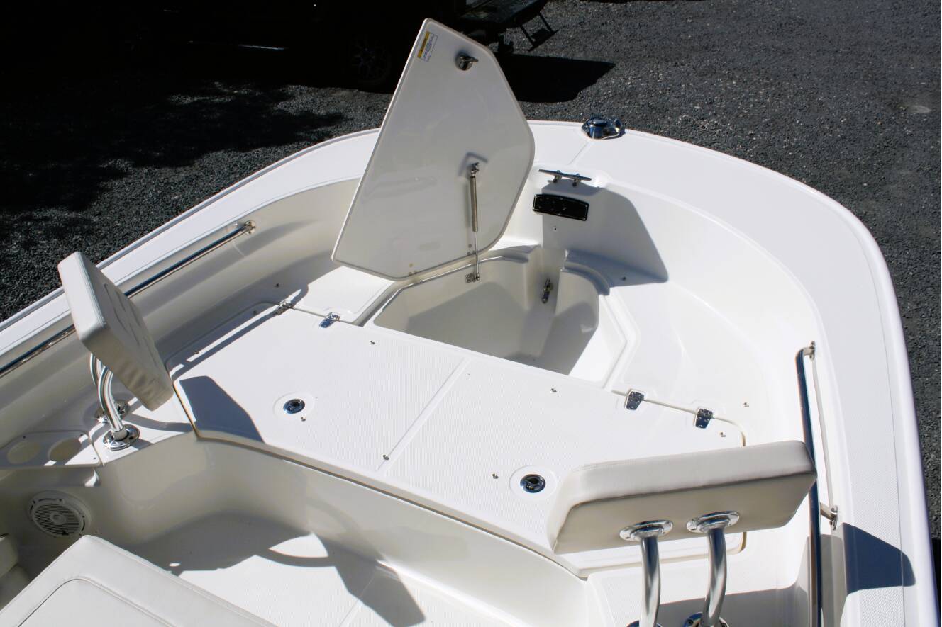 A photo of this 2026 Boston Whaler 210 Montauk