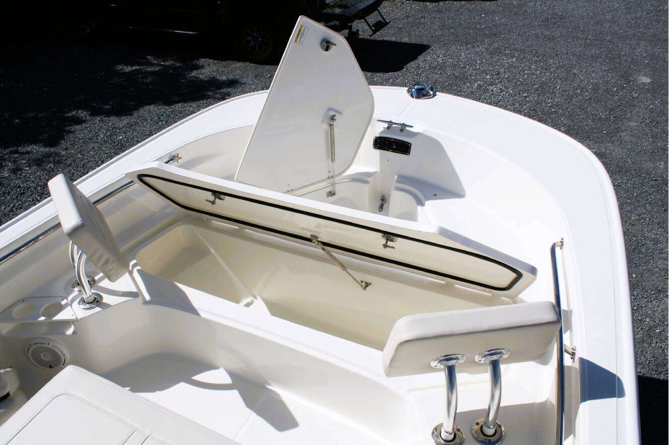 A photo of this 2026 Boston Whaler 210 Montauk