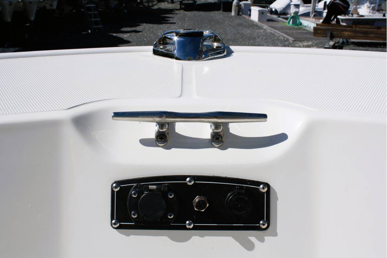 A photo of this 2026 Boston Whaler 210 Montauk