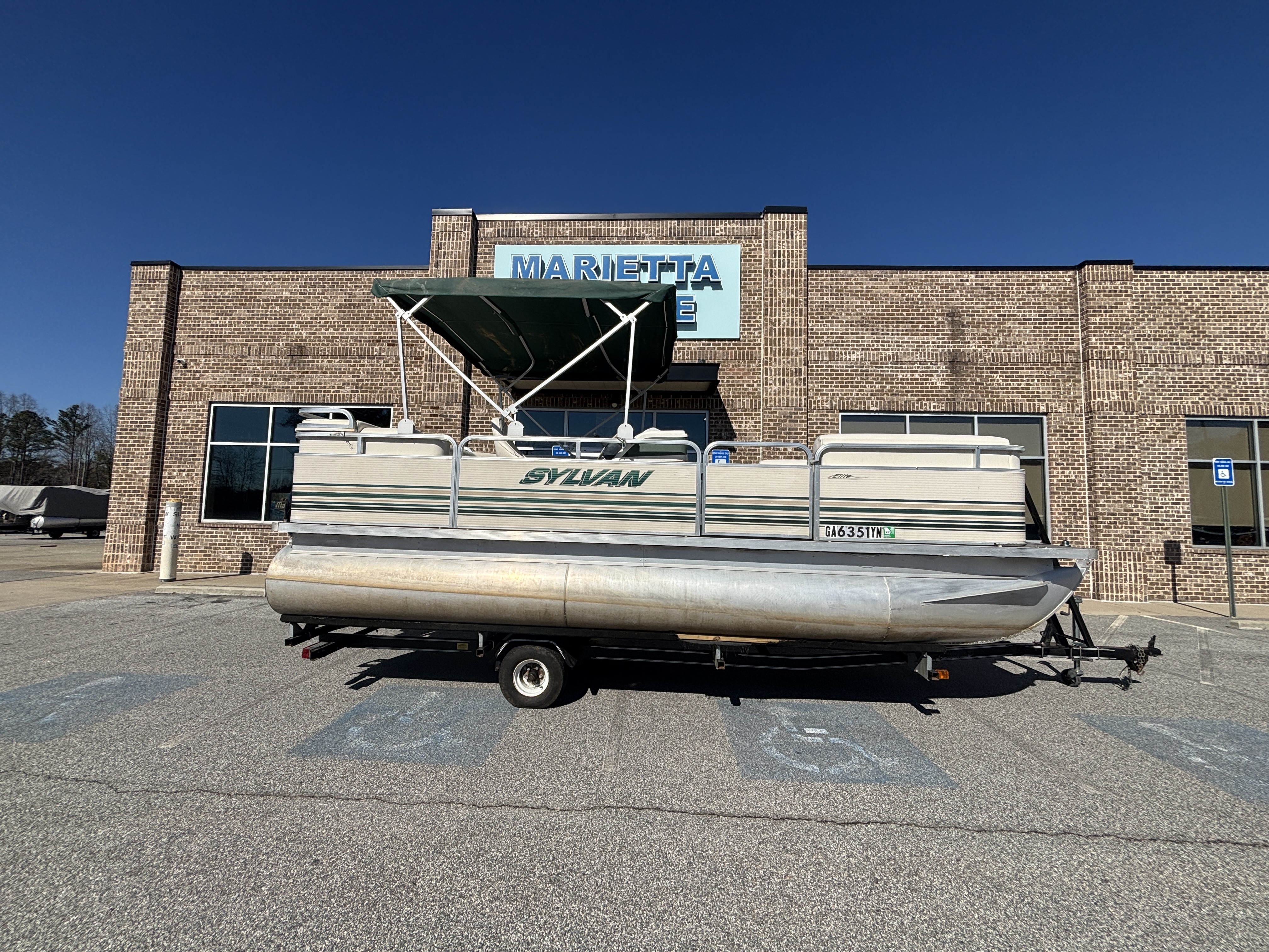 1999 Sylvan Elite 820 w/New Tohatsu Engine and Single Axle Trailer  in acworth GA
