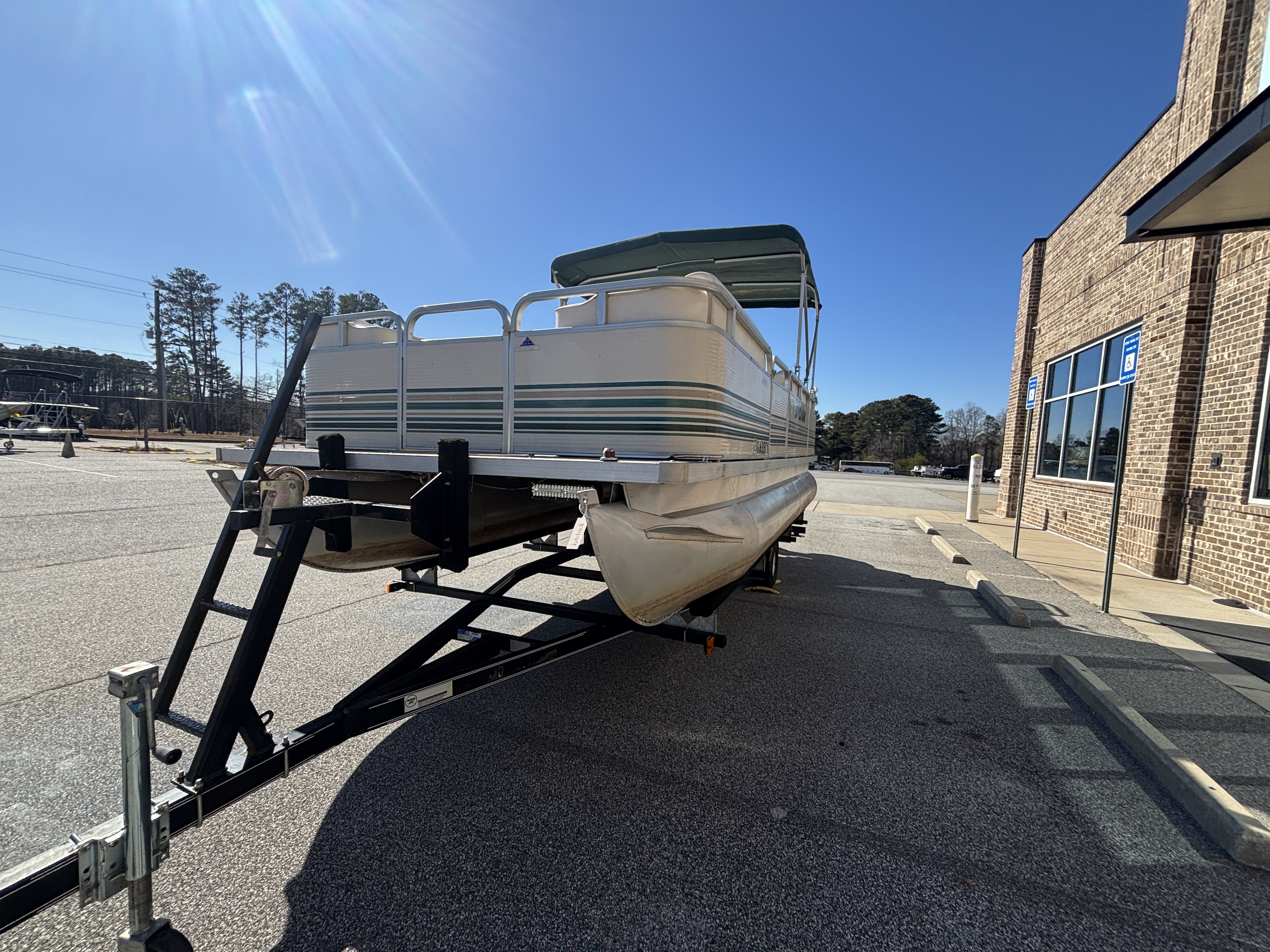 1999 Sylvan Elite 820 w/New Tohatsu Engine and Single Axle Trailer  in acworth GA