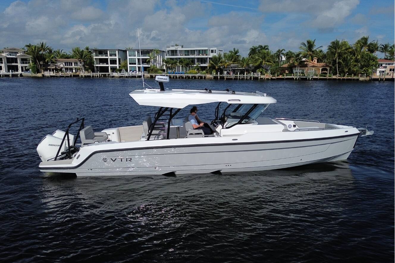 A photo of this 2026 Cruisers Yachts 38 VTR