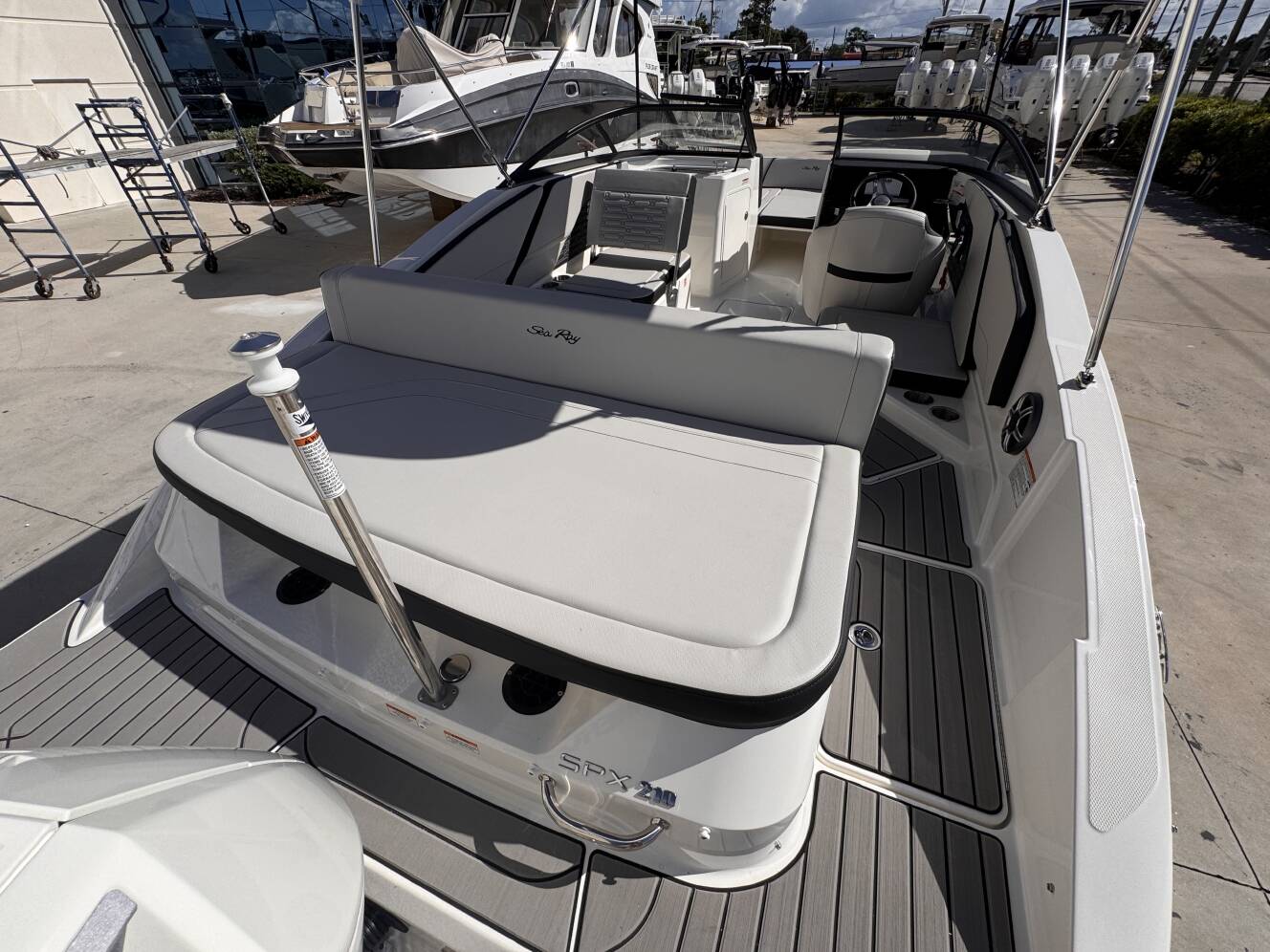 A photo of this 2026 Sea Ray SPX 210 Outboard