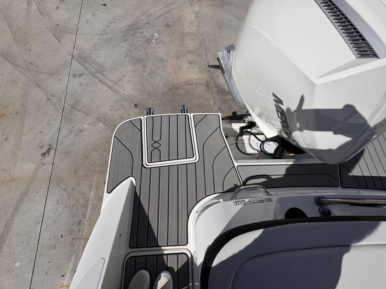 A photo of this 2026 Sea Ray SPX 210 Outboard