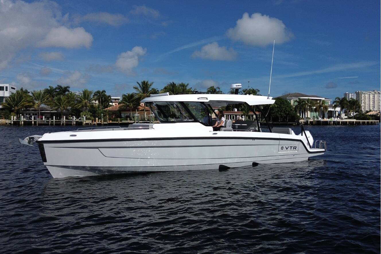 A photo of this 2026 Cruisers Yachts 38 VTR