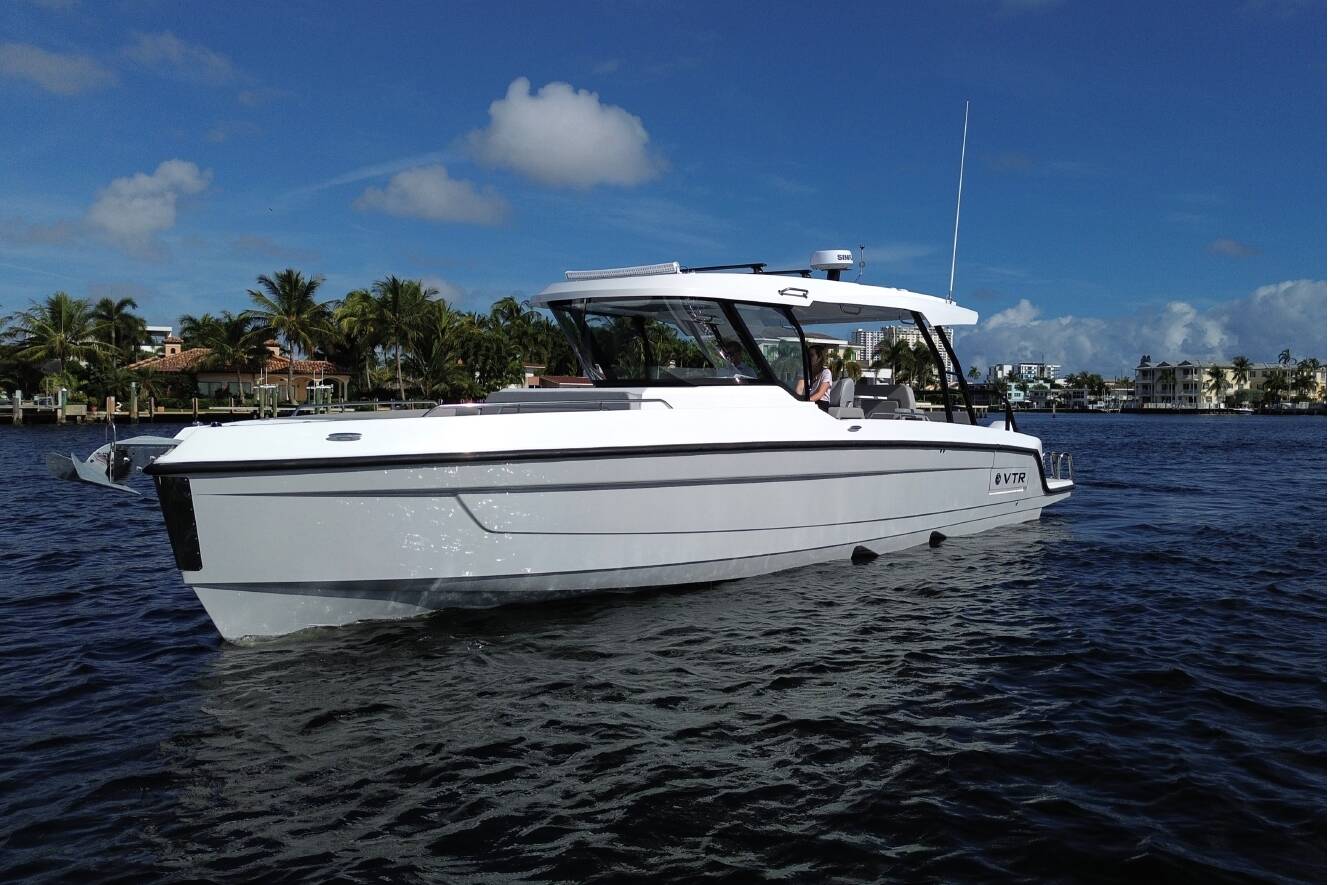 A photo of this 2026 Cruisers Yachts 38 VTR