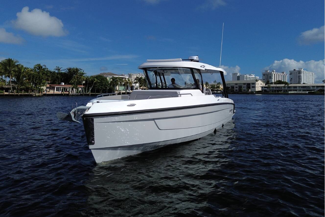 A photo of this 2026 Cruisers Yachts 38 VTR