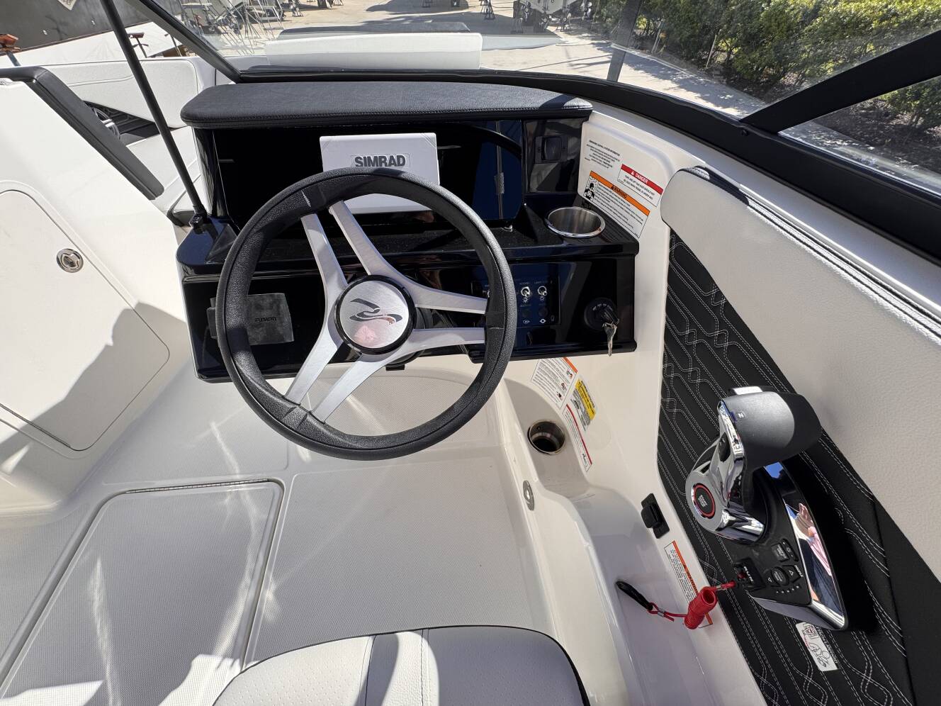 A photo of this 2026 Sea Ray SPX 210 Outboard