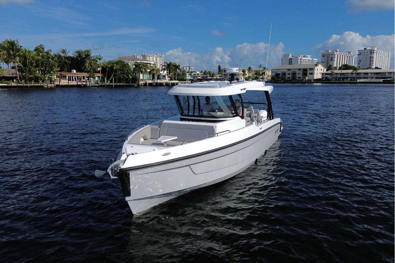 A photo of this 2026 Cruisers Yachts 38 VTR