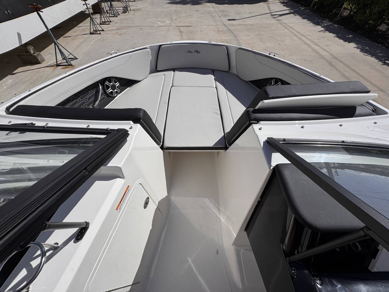 A photo of this 2026 Sea Ray SPX 210 Outboard