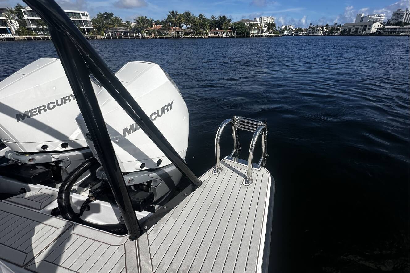 A photo of this 2026 Cruisers Yachts 38 VTR
