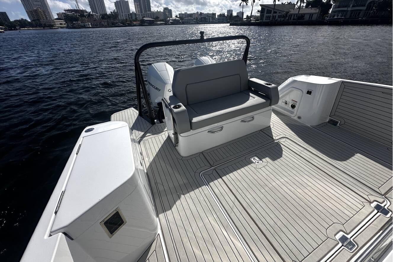 A photo of this 2026 Cruisers Yachts 38 VTR