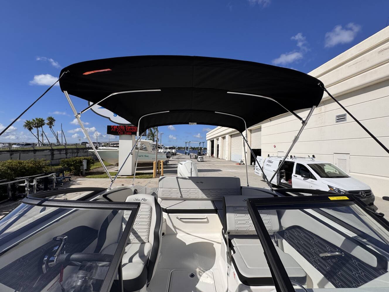 A photo of this 2026 Sea Ray SPX 210 Outboard