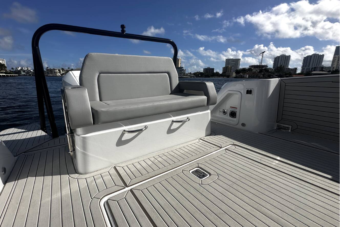 A photo of this 2026 Cruisers Yachts 38 VTR