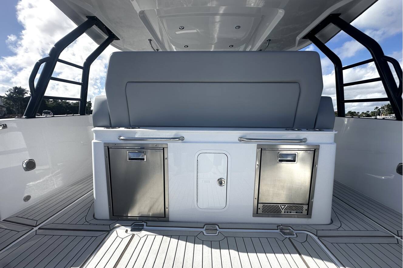 A photo of this 2026 Cruisers Yachts 38 VTR