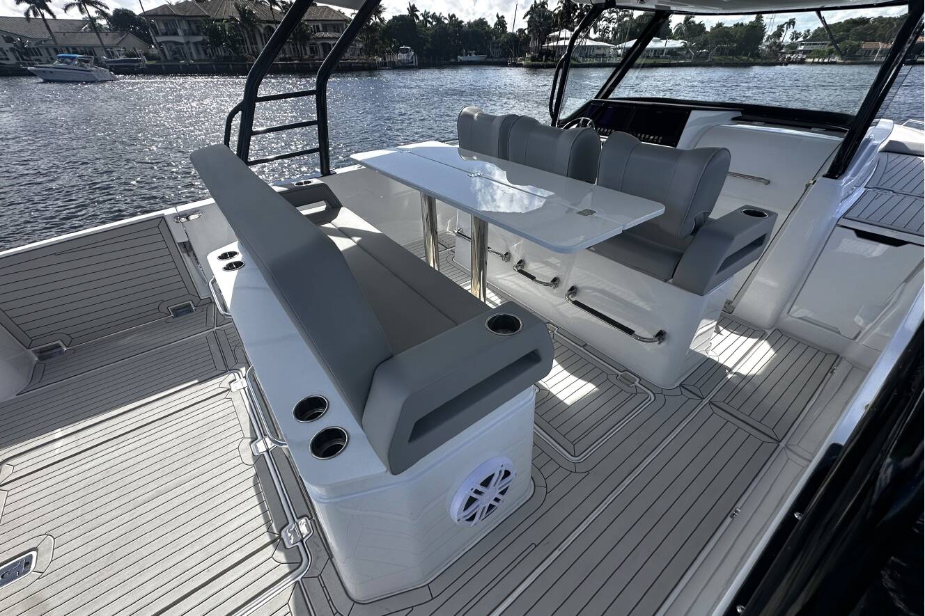 A photo of this 2026 Cruisers Yachts 38 VTR
