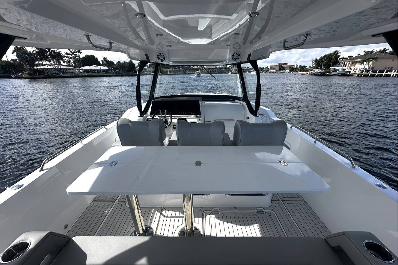 A photo of this 2026 Cruisers Yachts 38 VTR