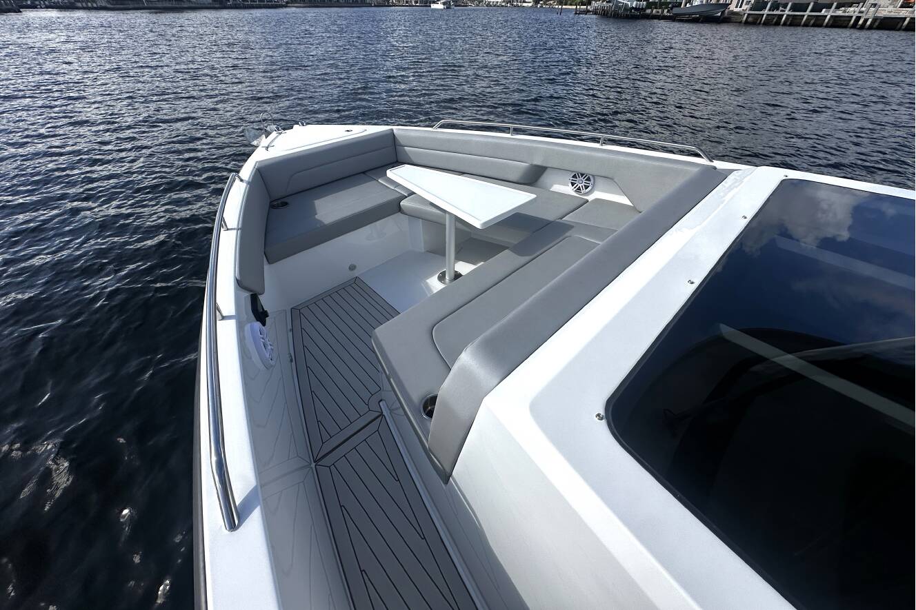 A photo of this 2026 Cruisers Yachts 38 VTR