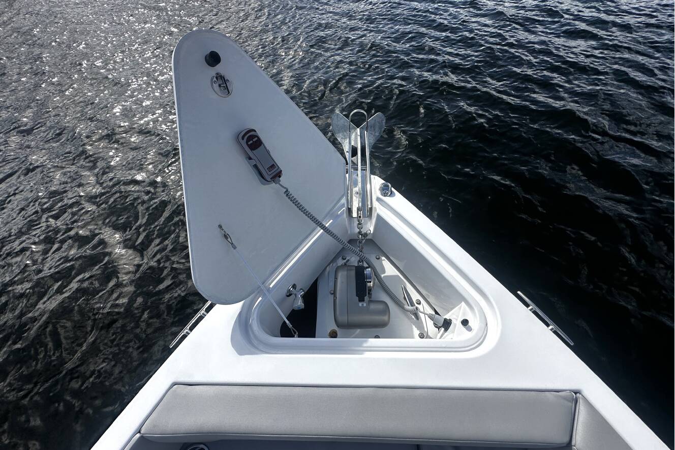 A photo of this 2026 Cruisers Yachts 38 VTR