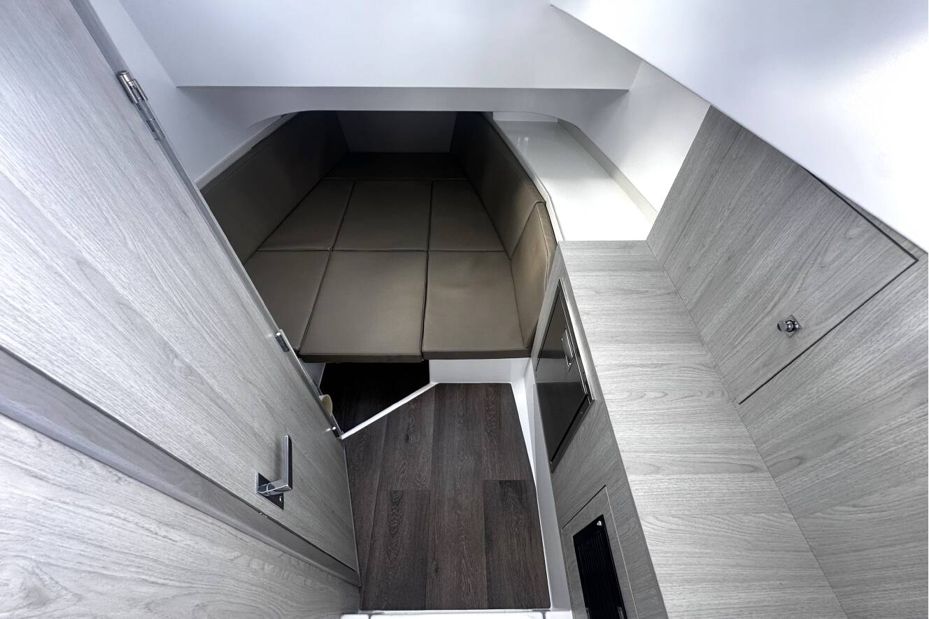 A photo of this 2026 Cruisers Yachts 38 VTR