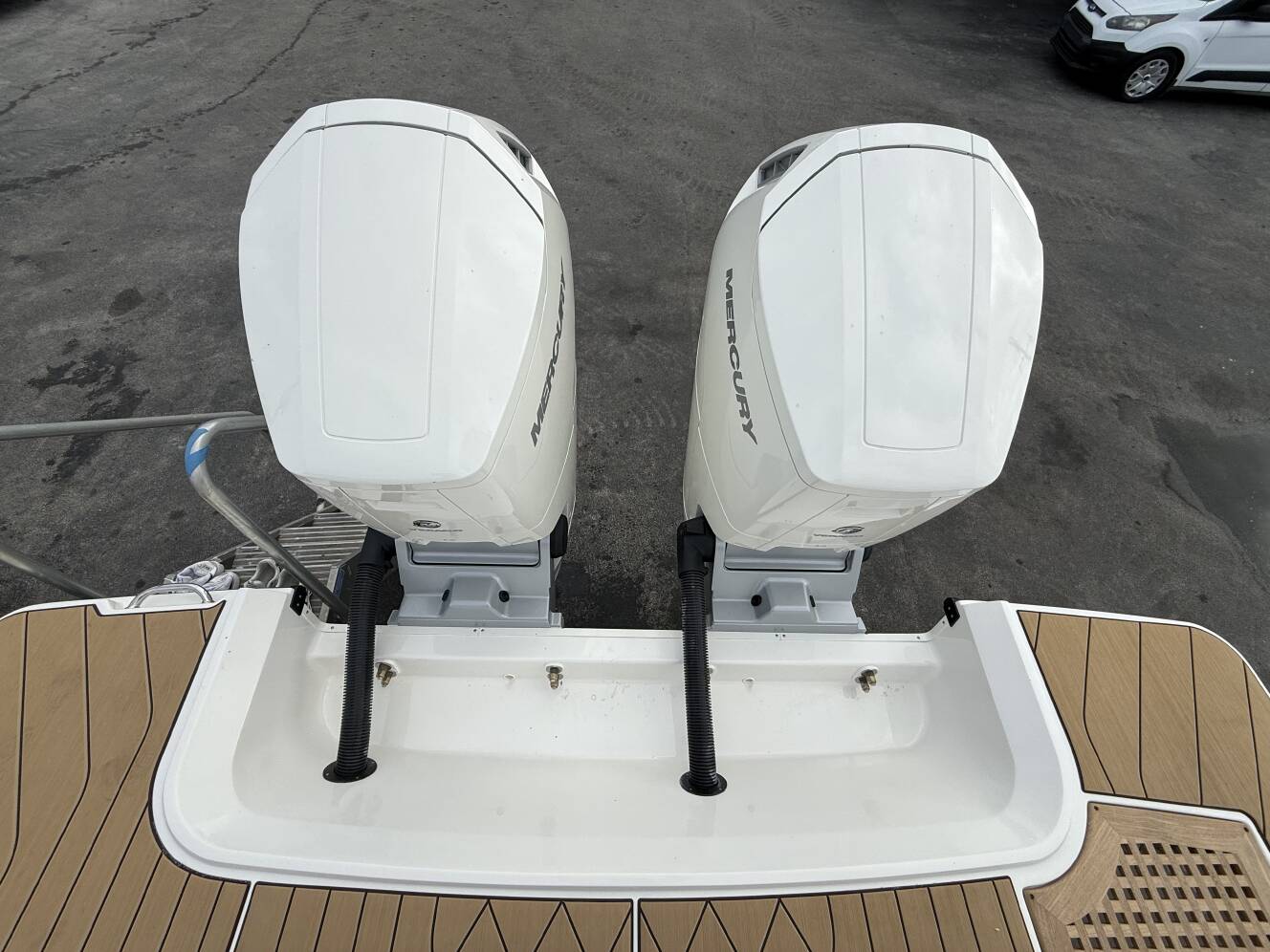 A photo of this 2026 Sea Ray SLX 400 Outboard