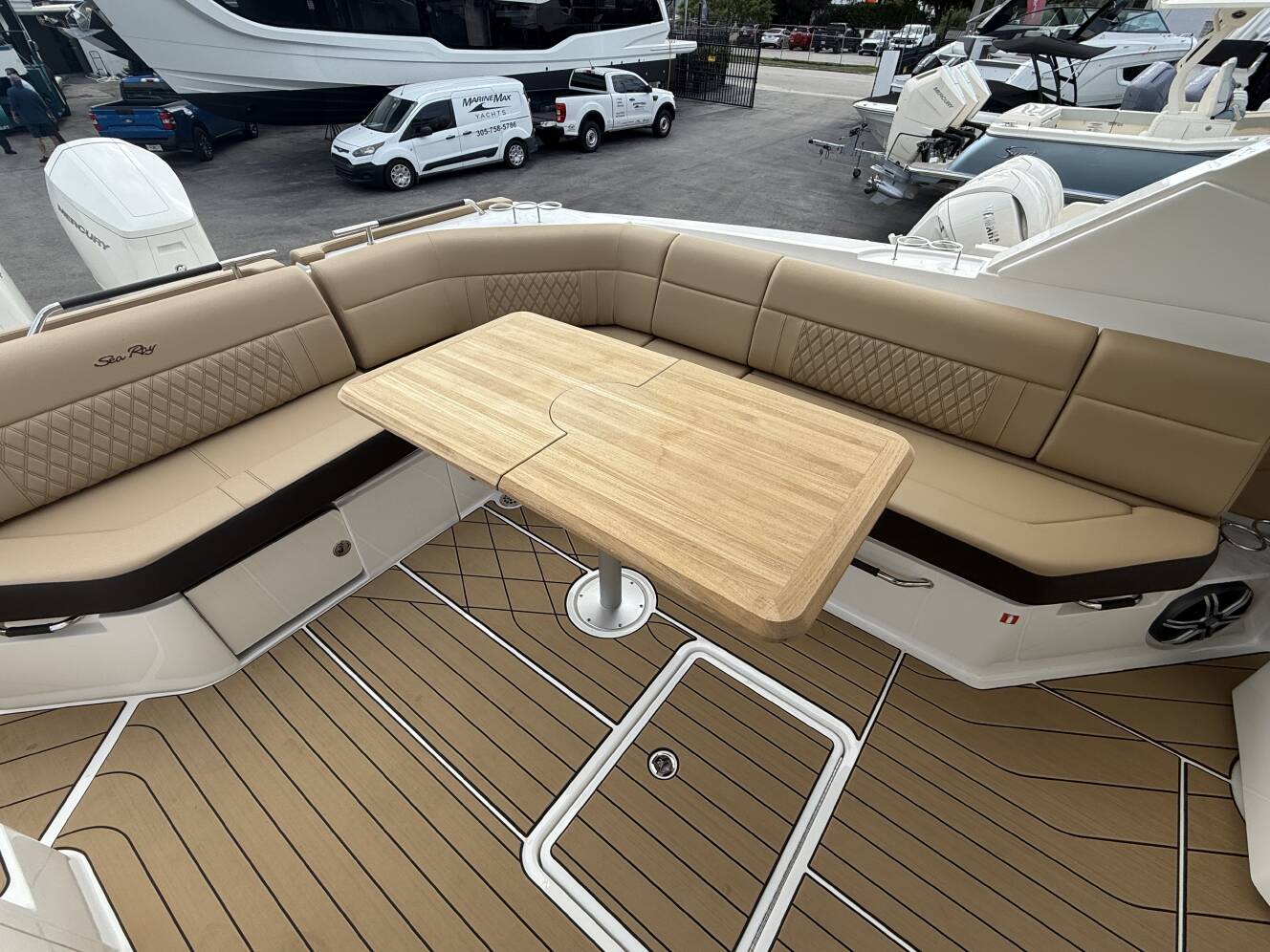 A photo of this 2026 Sea Ray SLX 400 Outboard