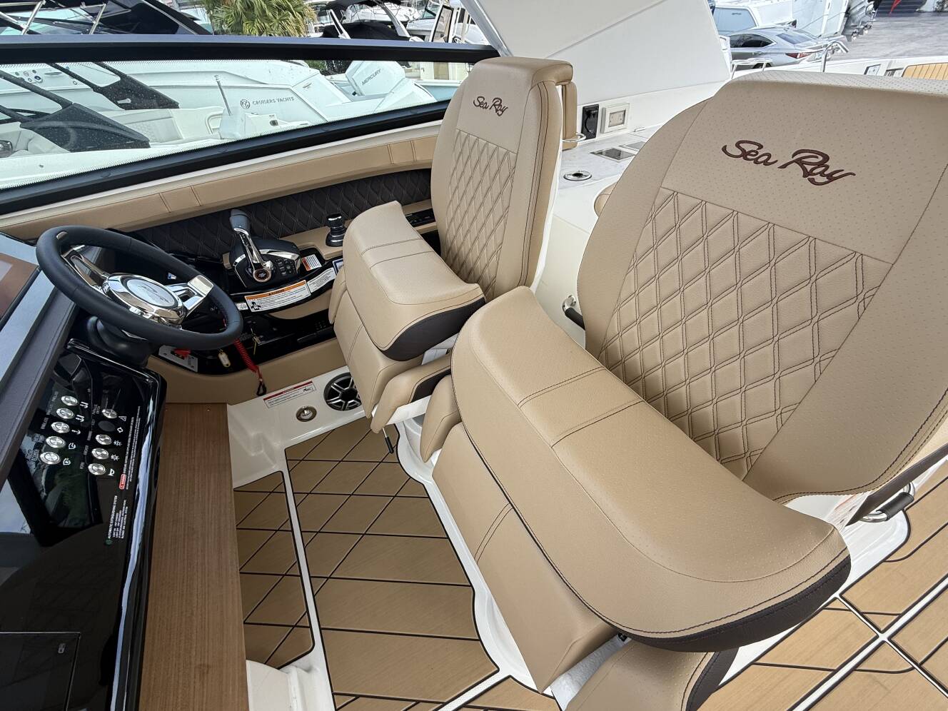 A photo of this 2026 Sea Ray SLX 400 Outboard