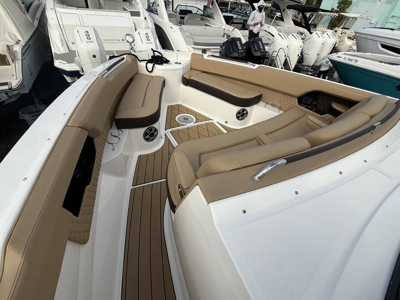 A photo of this 2026 Sea Ray SLX 400 Outboard
