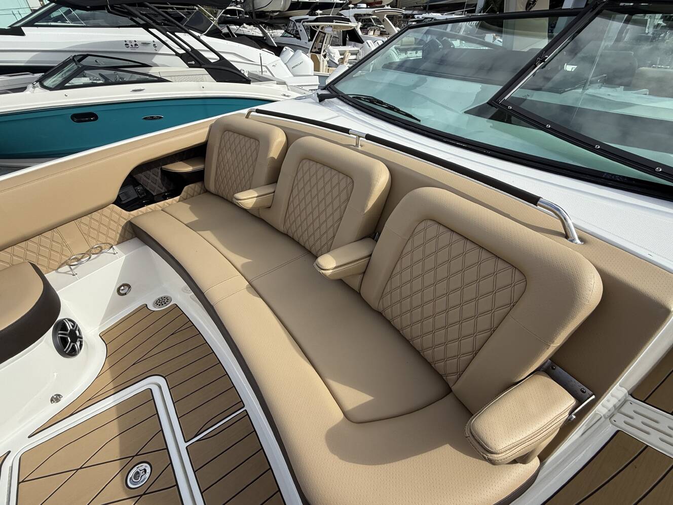 A photo of this 2026 Sea Ray SLX 400 Outboard