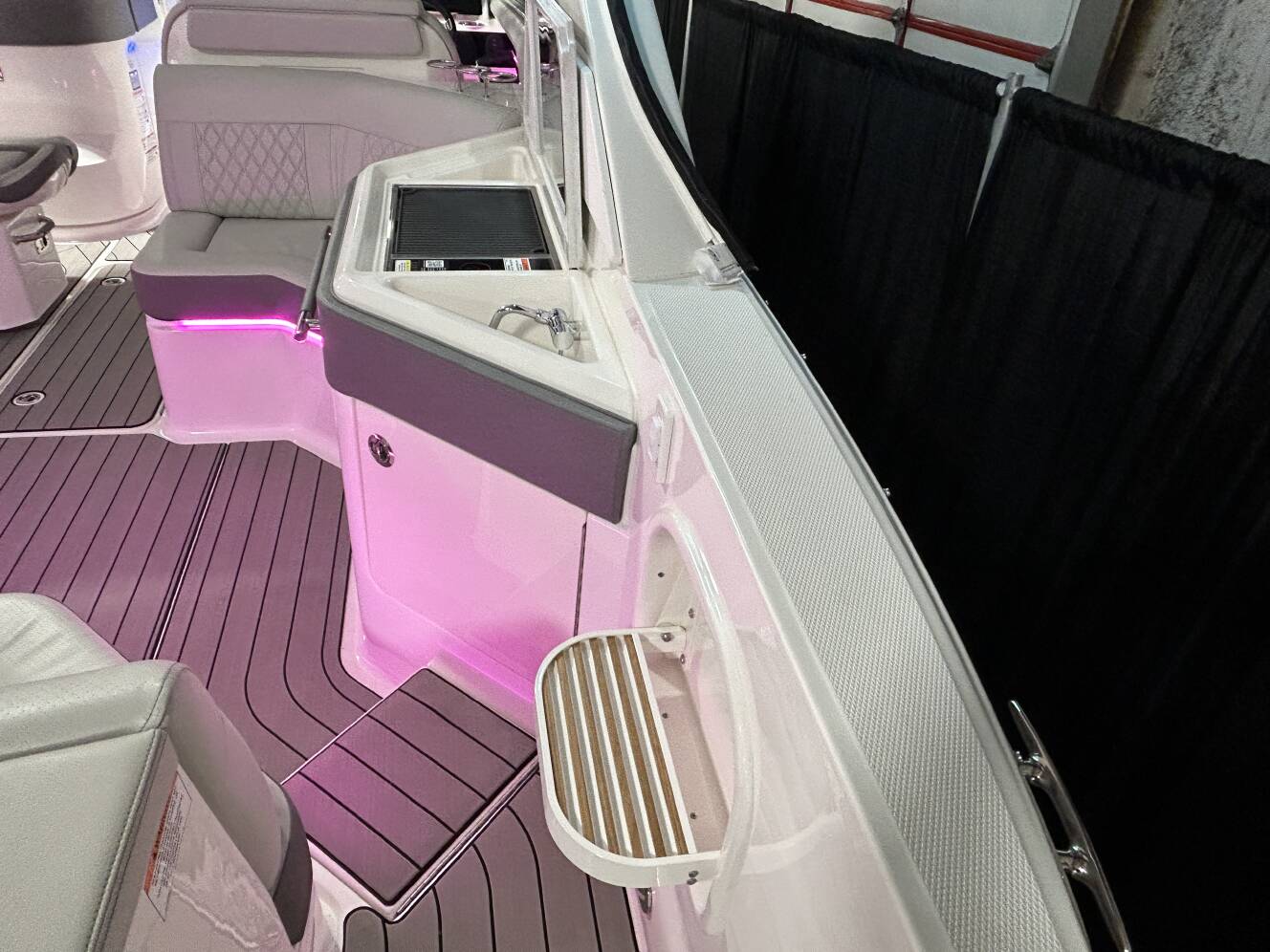 A photo of this 2026 Sea Ray SLX 310 Outboard