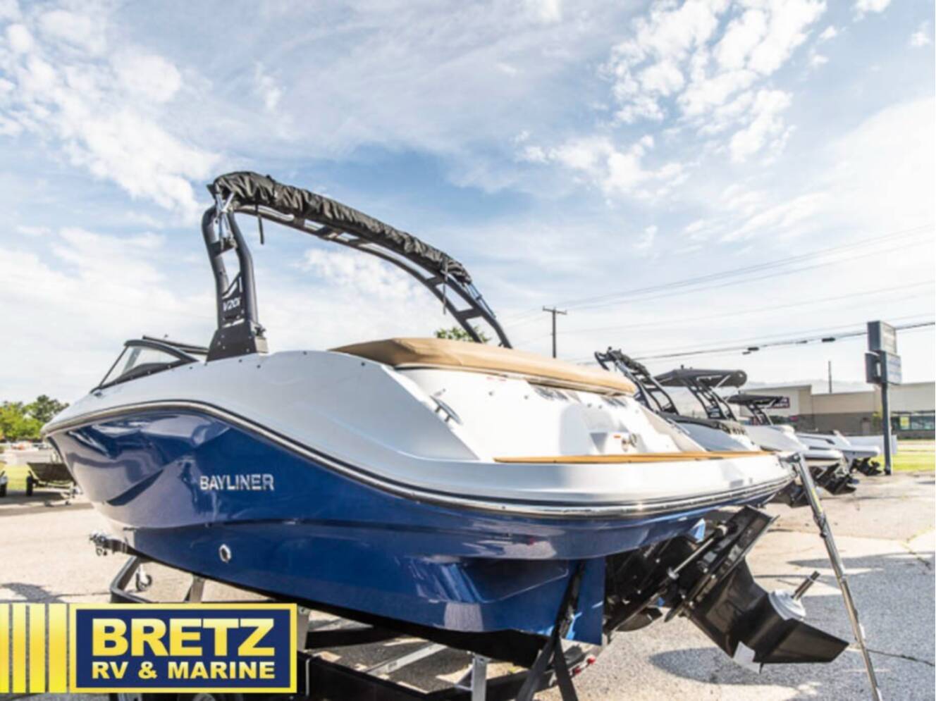 A photo of this 2025 Bayliner V 201
