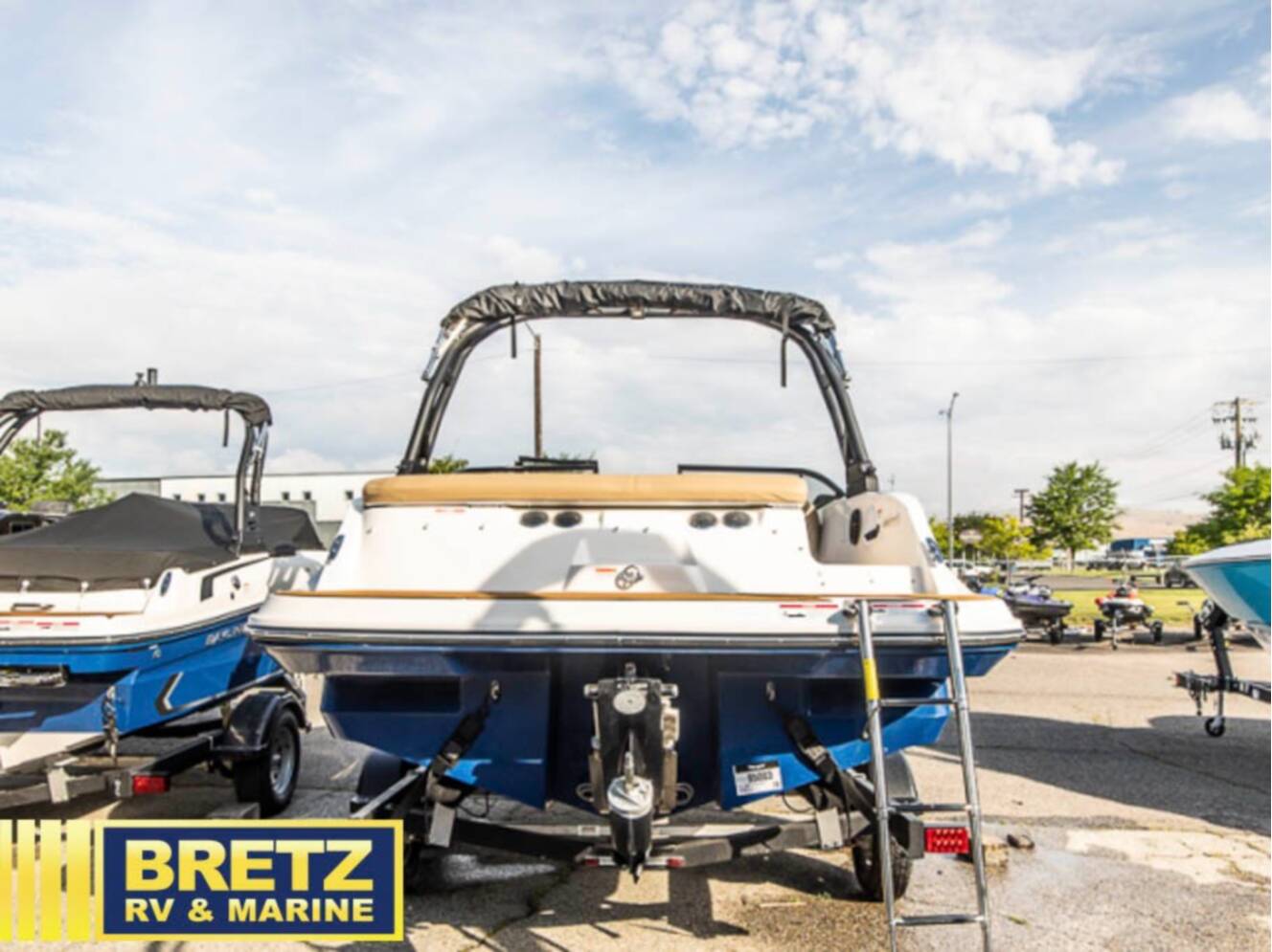 A photo of this 2025 Bayliner V 201