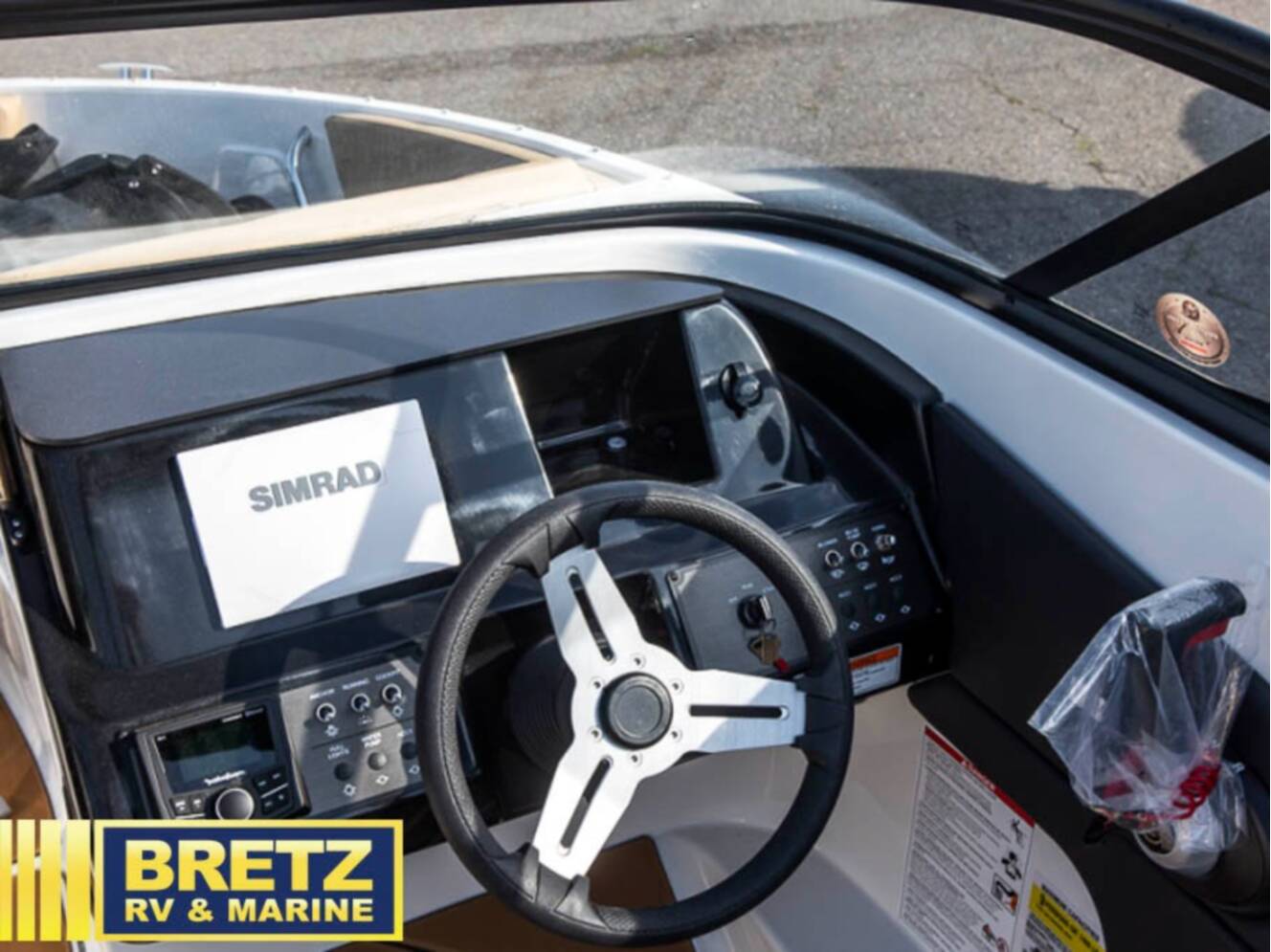 A photo of this 2025 Bayliner V 201