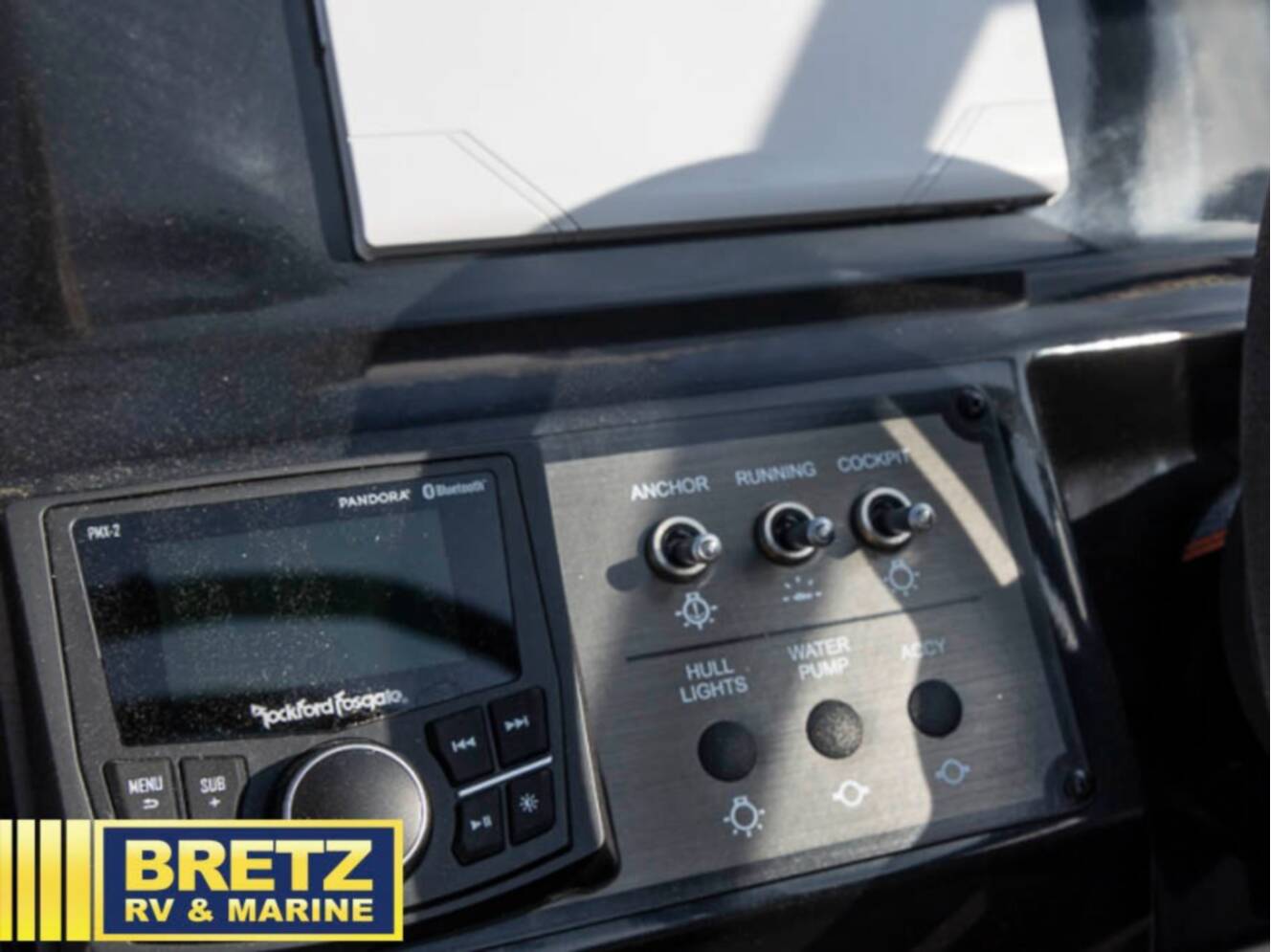 A photo of this 2025 Bayliner V 201