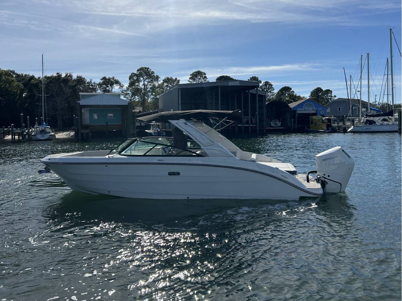 A photo of this 2026 Sea Ray SDX 270 Outboard