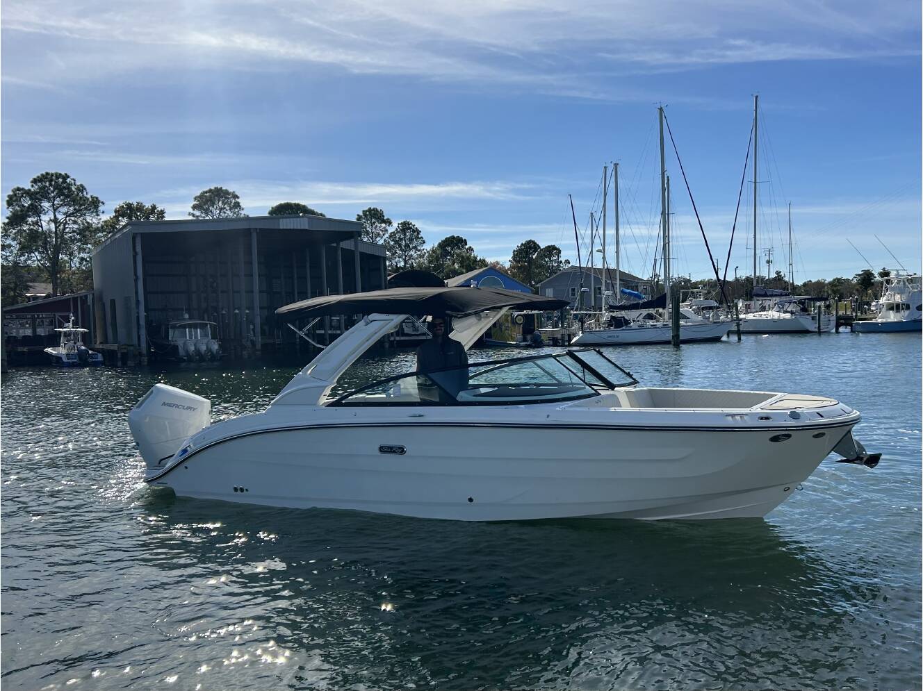 A photo of this 2026 Sea Ray SDX 270 Outboard