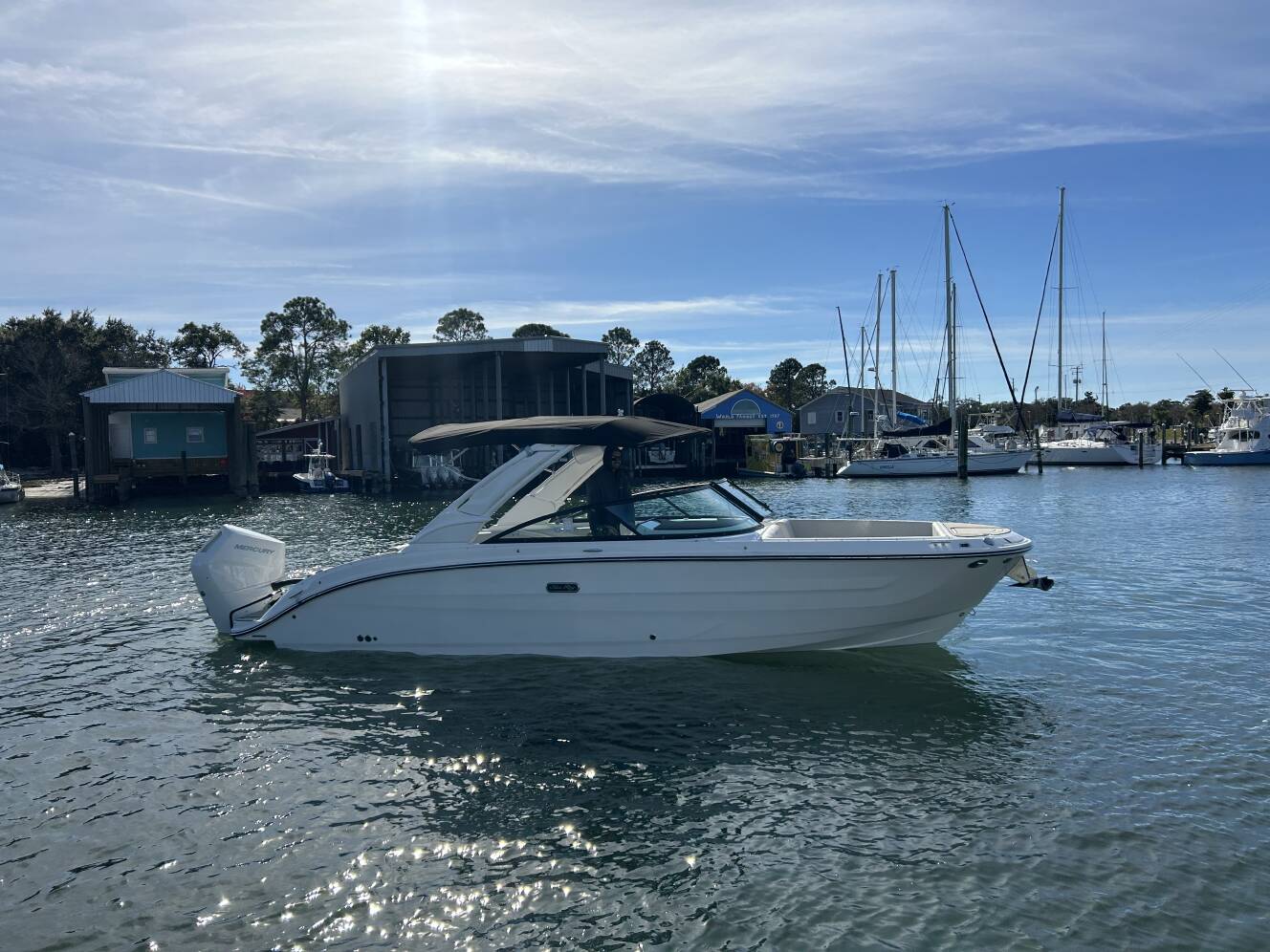 A photo of this 2026 Sea Ray SDX 270 Outboard