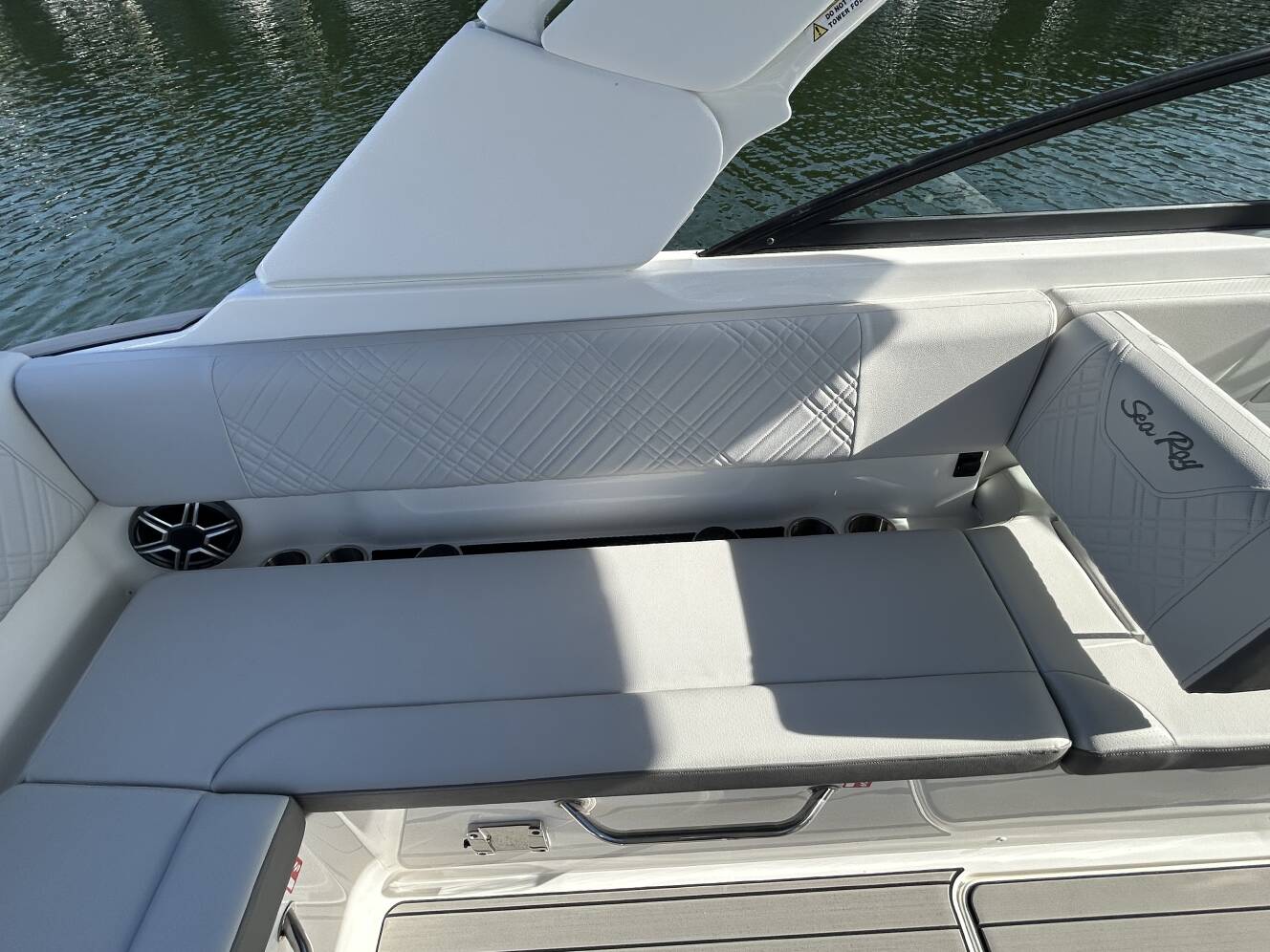 A photo of this 2026 Sea Ray SDX 270 Outboard